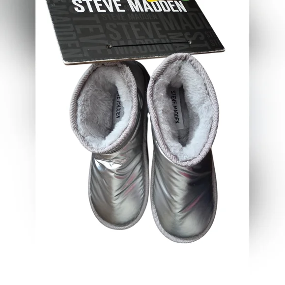 Steve Madden - NEW Women's Shiny Silver Puffy Faux Fur Platform Boots - Picture 4 of 7